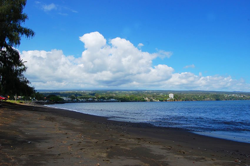 Black-sand beach in Hilo