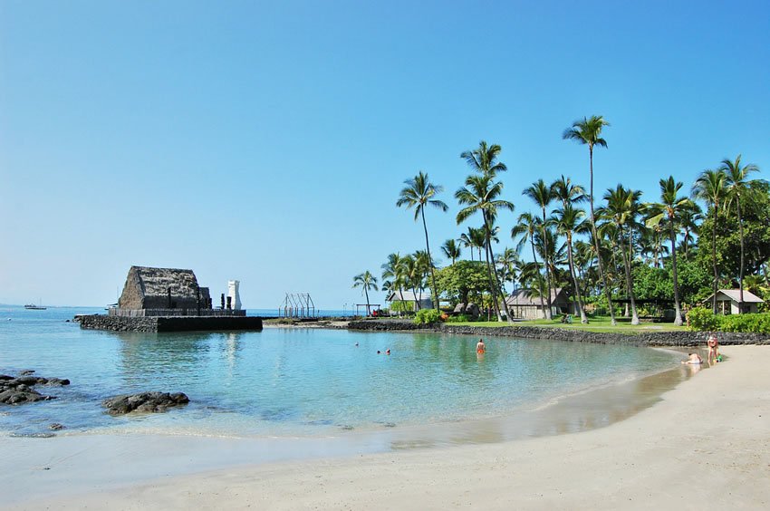 Popular Kona beach