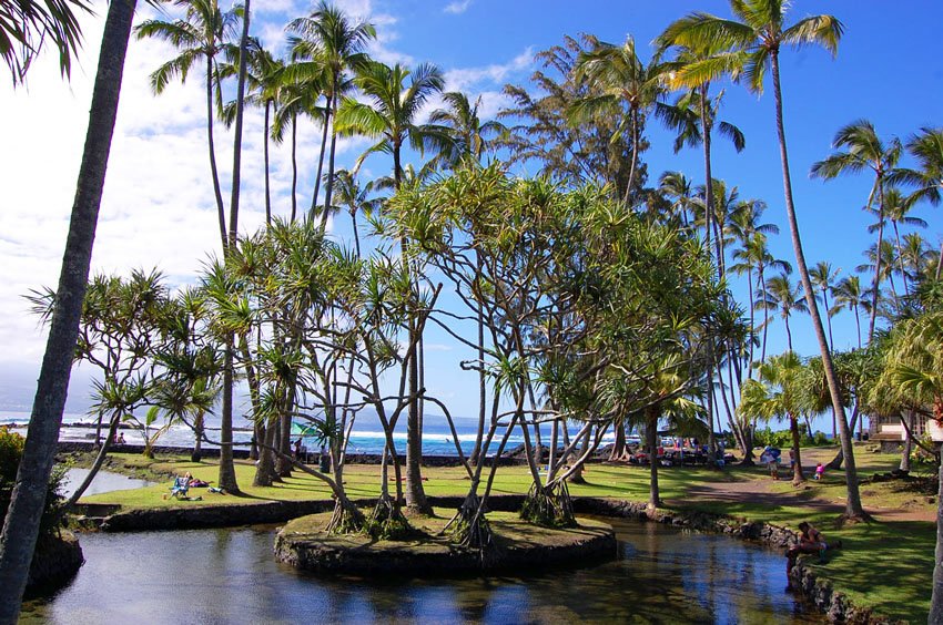 Leleiwi Beach fishpond