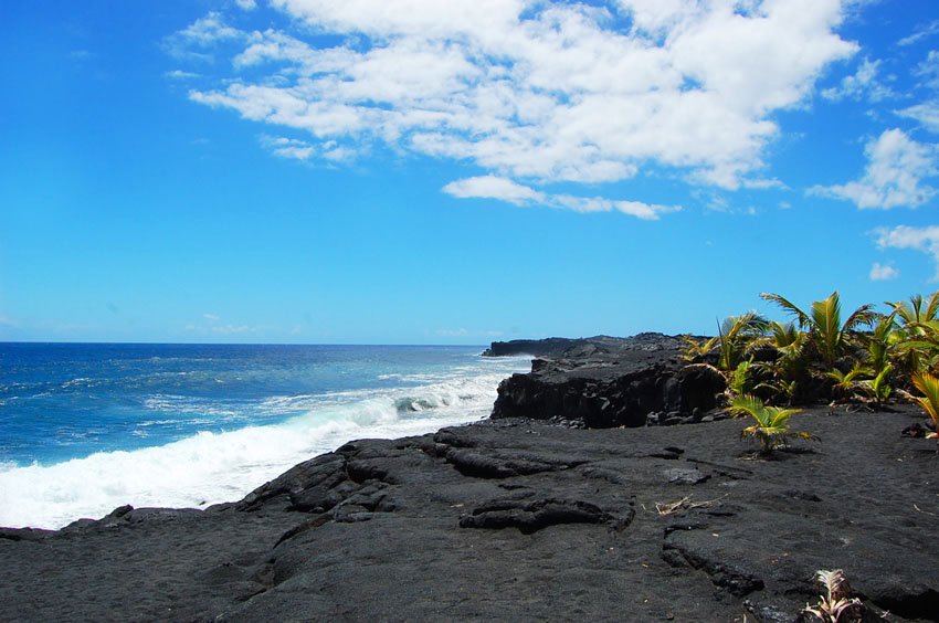 New Kaimu Black Sand Beach view