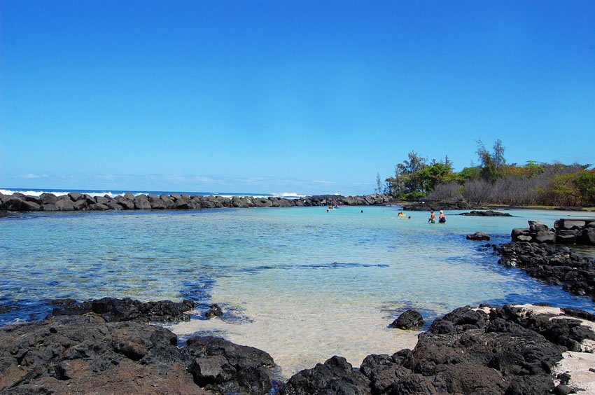 Onekahakaha tide pools