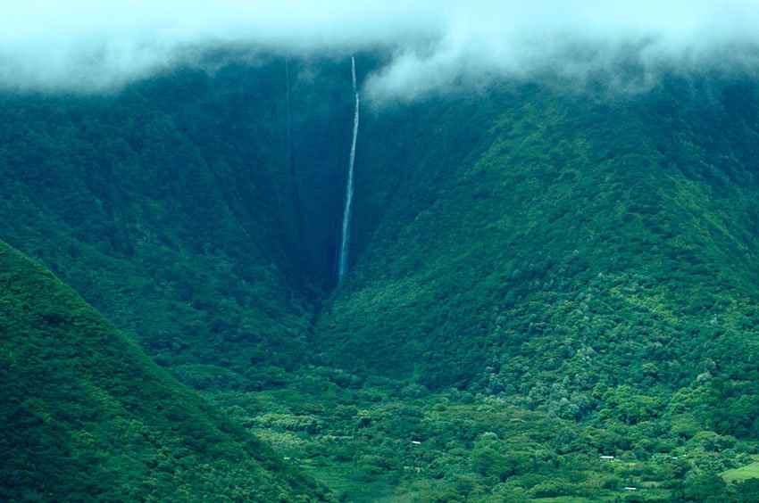 Hi'ilawe Falls