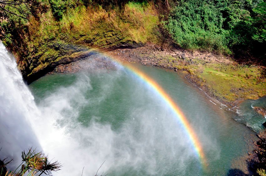 Rainbow at Wailua Falls