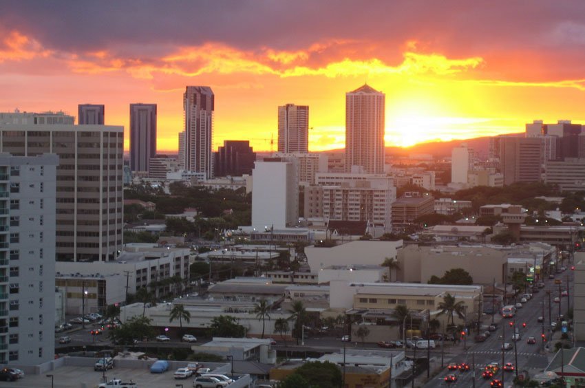 Honolulu city sunset