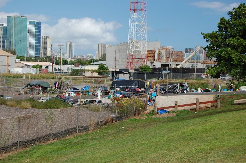 Homeless camp on Honolulu sidewalk