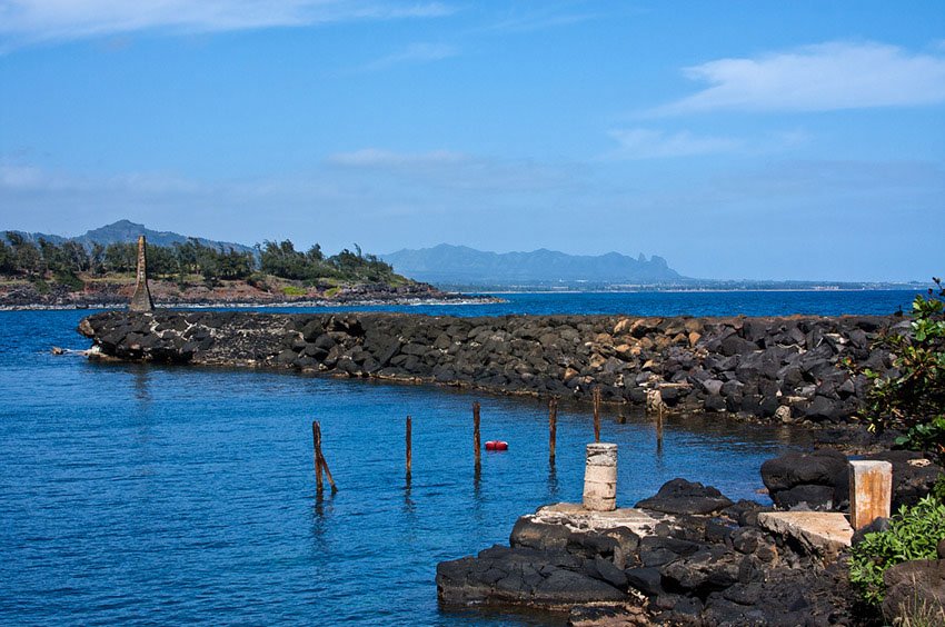 Hanama'ulu Bay