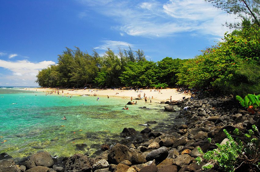 Sunny day at Ke'e Beach