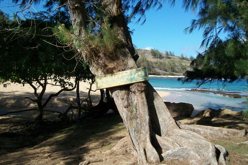 Moloaa Bay beach sign