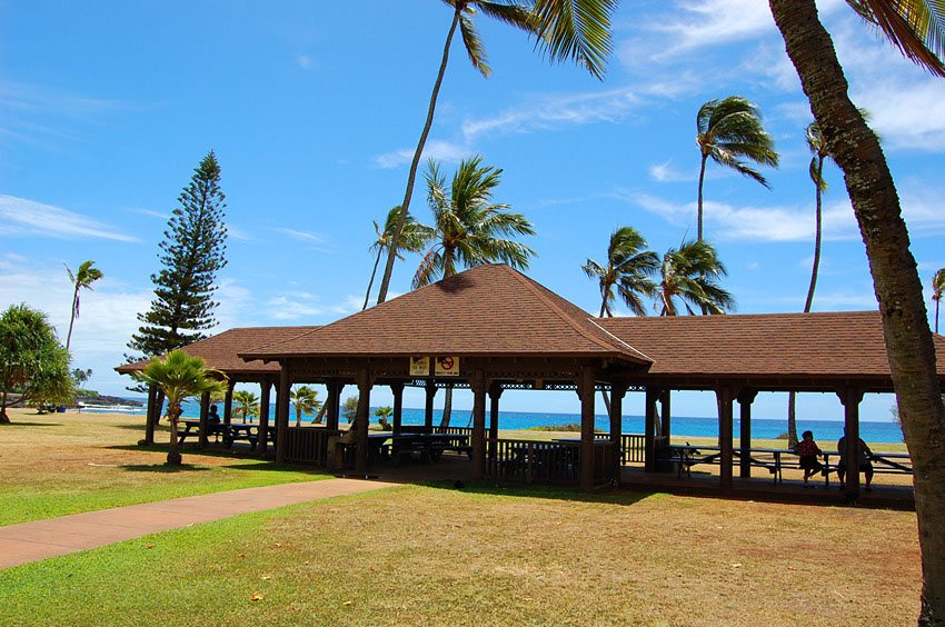 Picnic pavilion at Po'ipu Beach Park