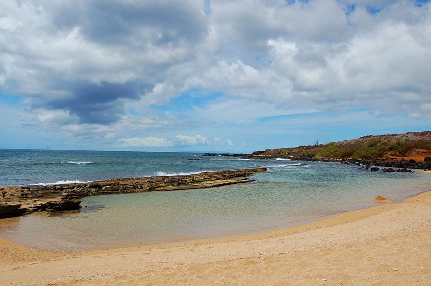 Area sheltered by a reef