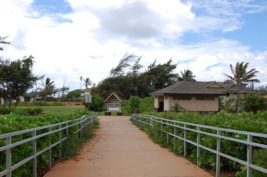 Waipouli Beach Park access