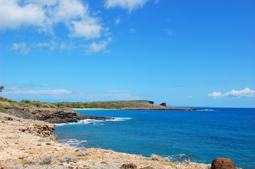 Scenery near Huawai Bay