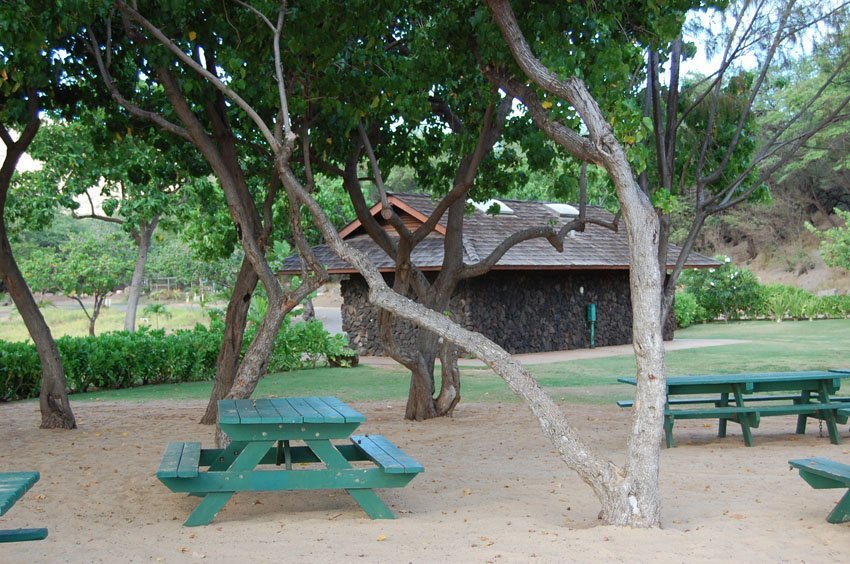 Picnic area on Hulopo'e Beach