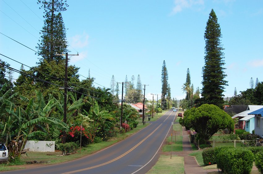 The main street in Lanai City