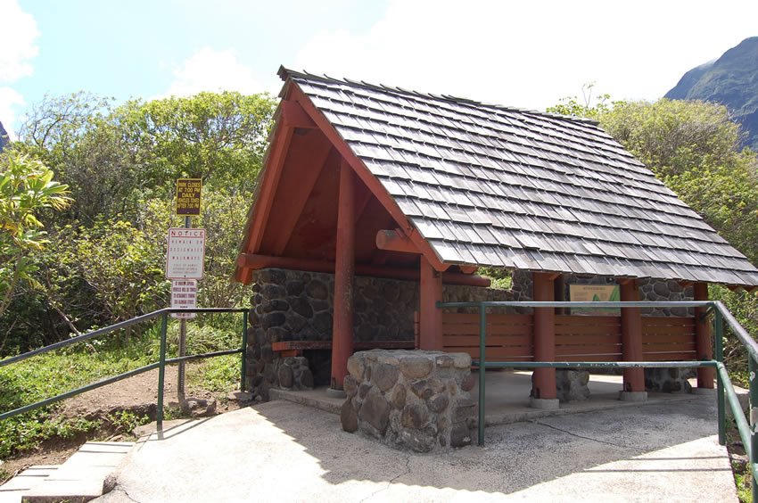 Iao Valley lookout point