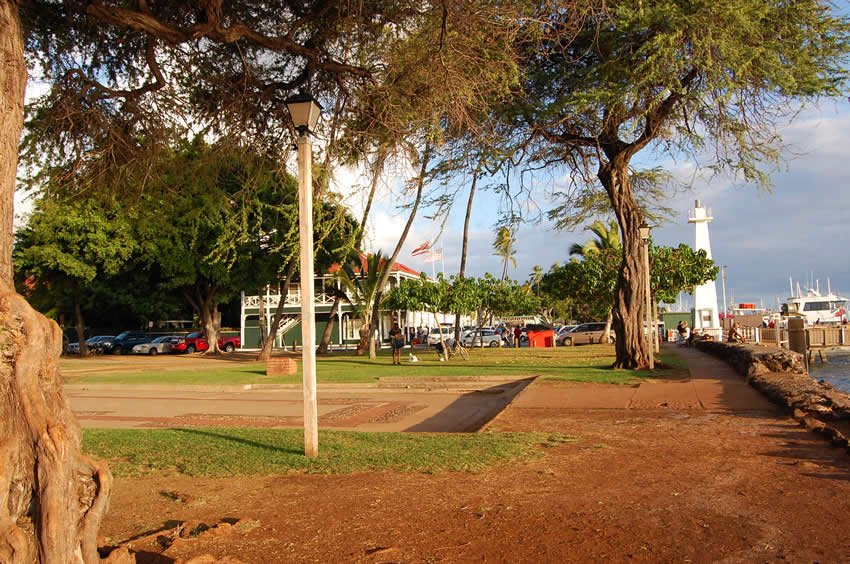 Lahaina Harbor lighthouse