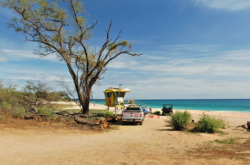 Lifeguard tower at the second beach entry