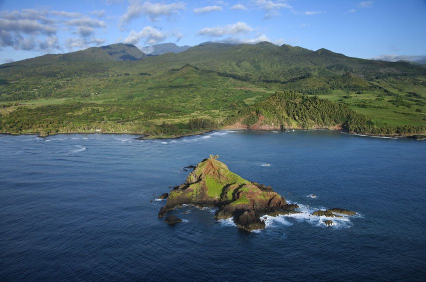 View to Alau Island and Koki Beach