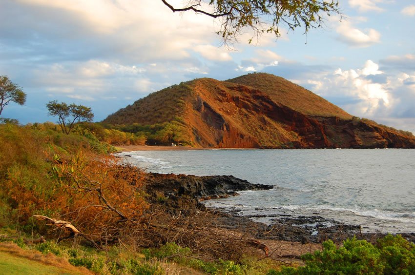 Pu'u Ola'i at sunset