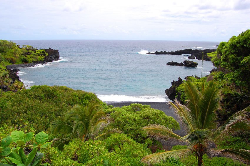 Waianapanapa Beach