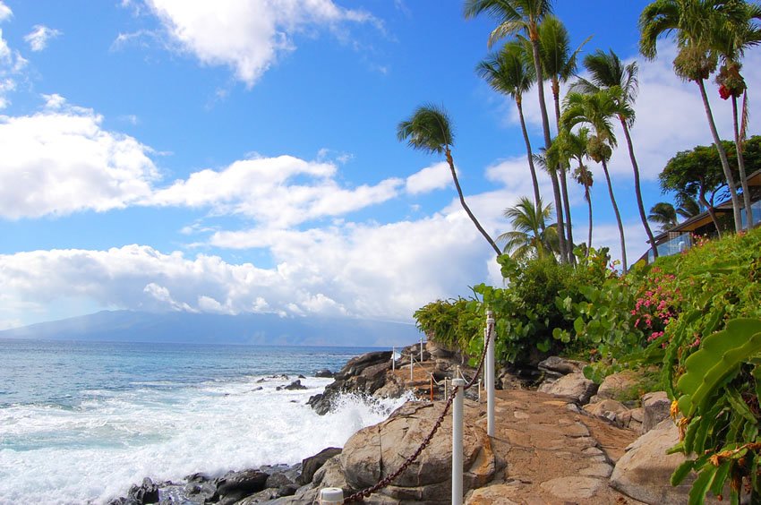 Trail between Kapalua and Napili