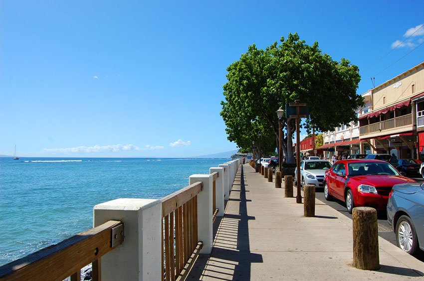 Lahaina Front Street promenade