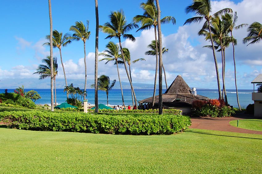 Gazebo restaurant in Napili