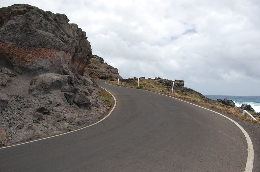 Narrow road continues to Halawa Valley