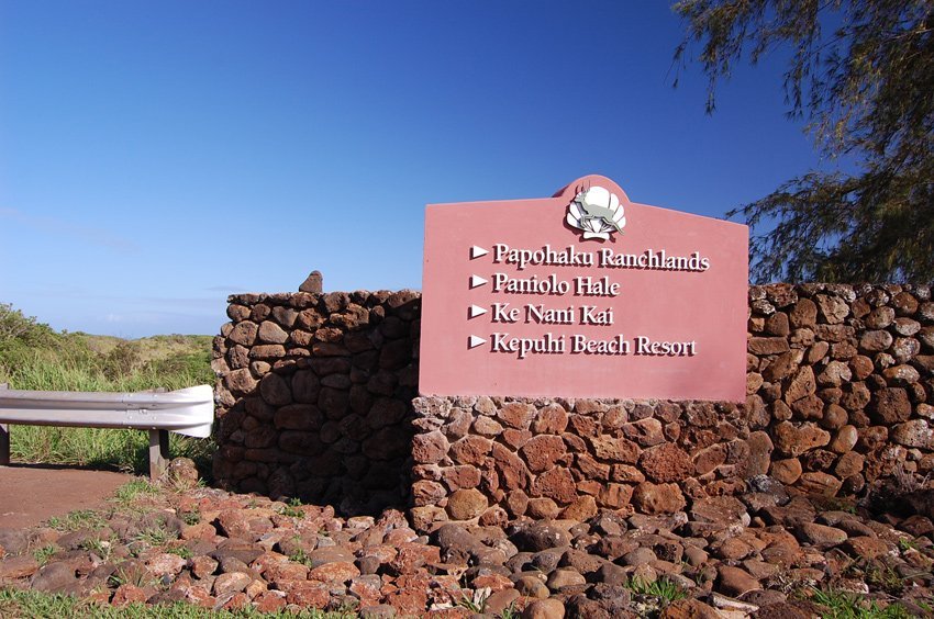 Kaluakoi Road road entry