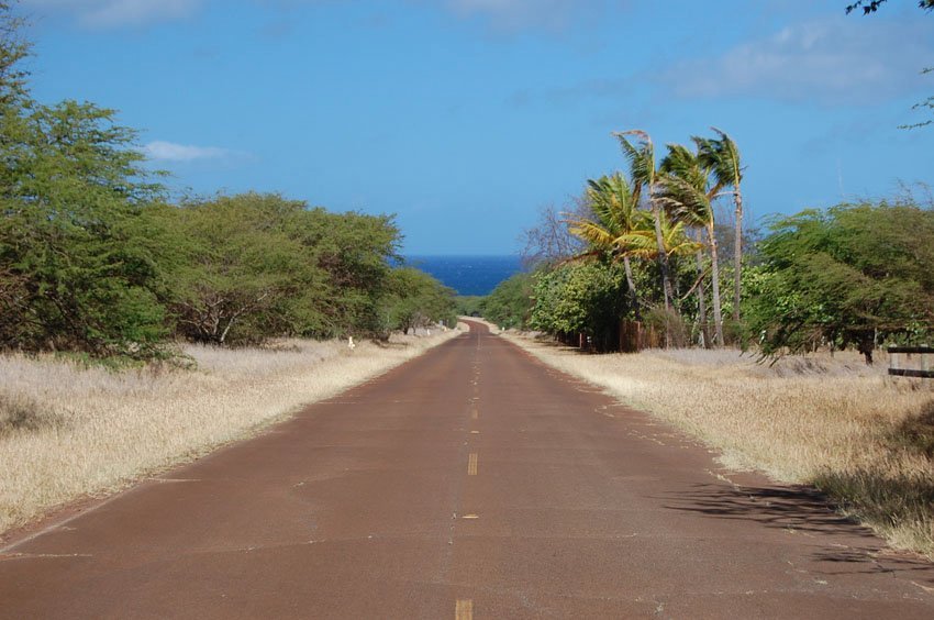 West shore Molokai road