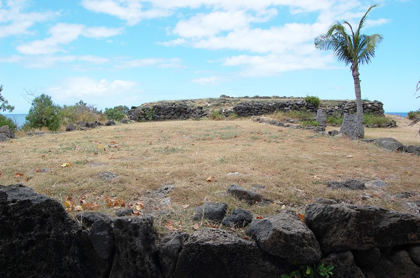 Overlooks Oahu's west shore