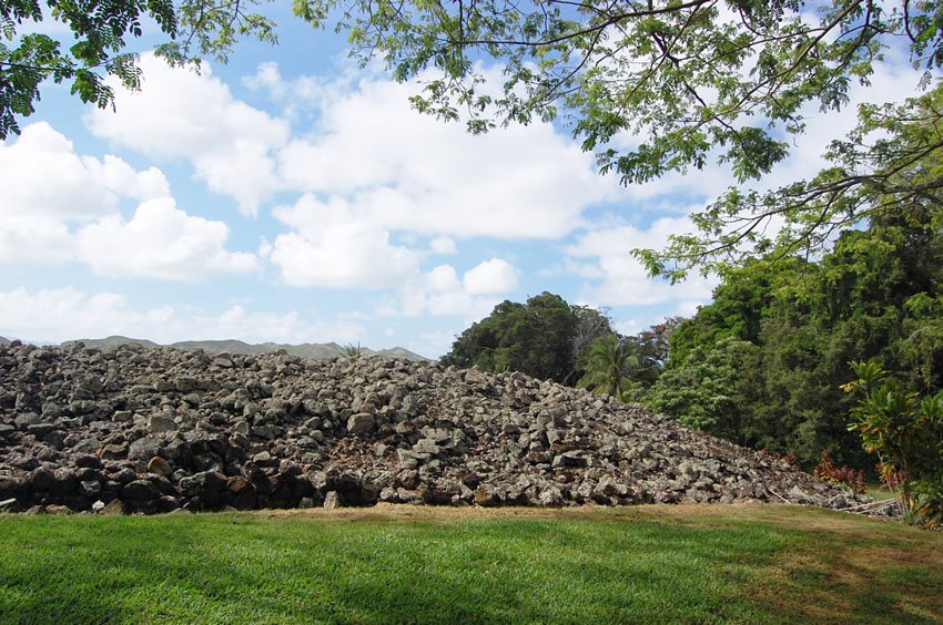 Large Oahu heiau