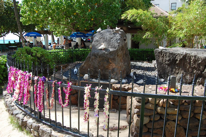 Waikiki healing stones