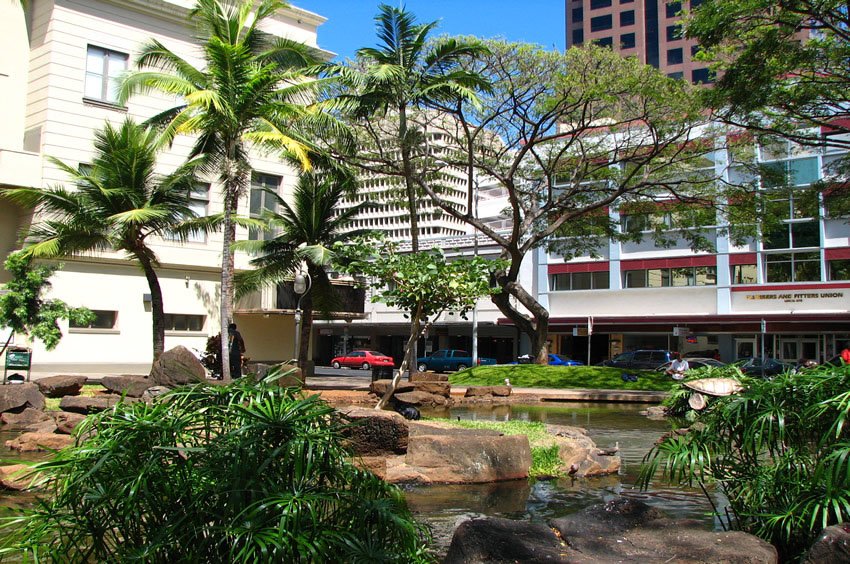 Near Hawaii Theatre