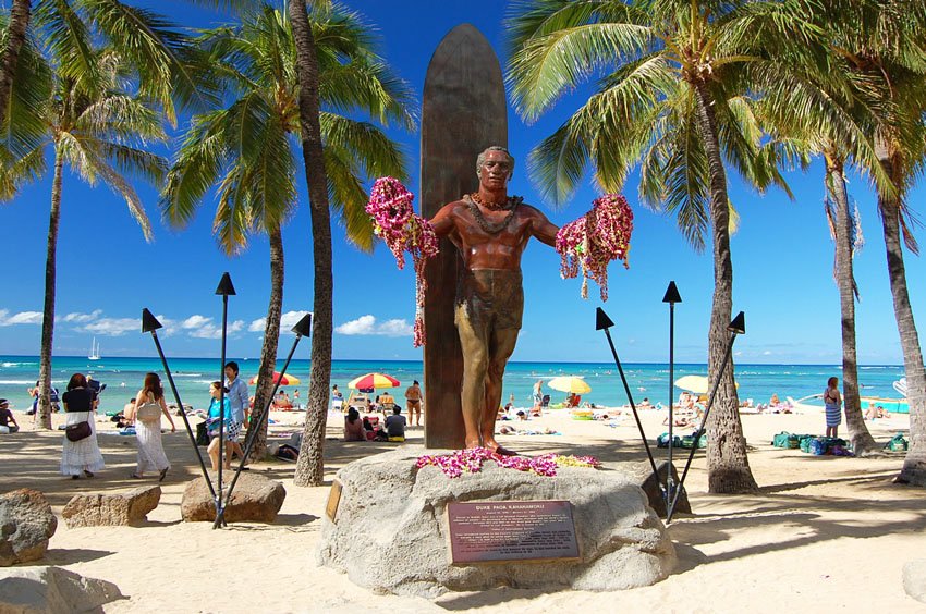 Duke Kahanamoku Statue