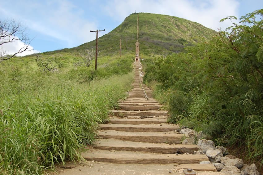 The beginning of Koko Crater hike