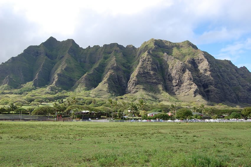 Majestic Ko'olau Mountains