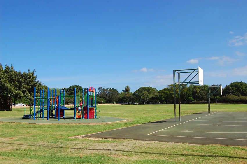 Basketball field in Haleiwa