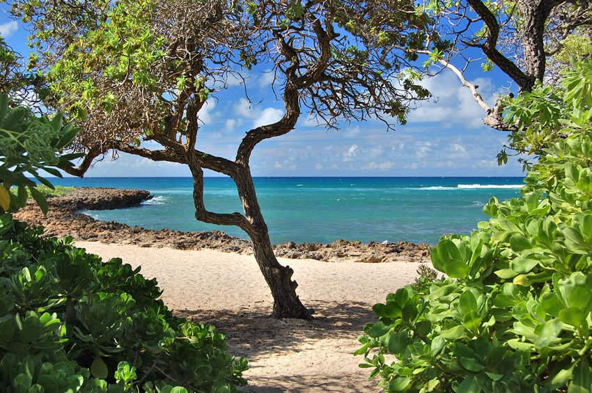 Entry to Kaihalulu Beach