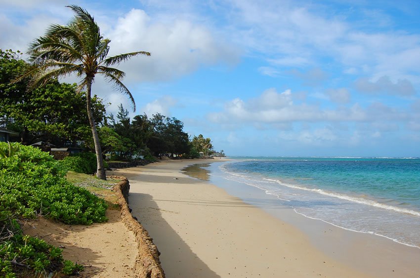 Looking north of Kaluanui Beach