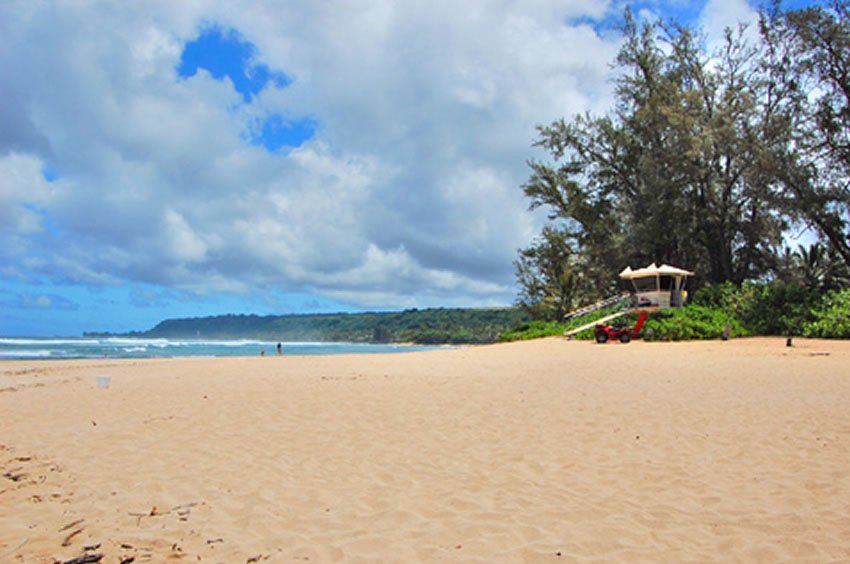 Lifeguard tower at Kawailoa Beach