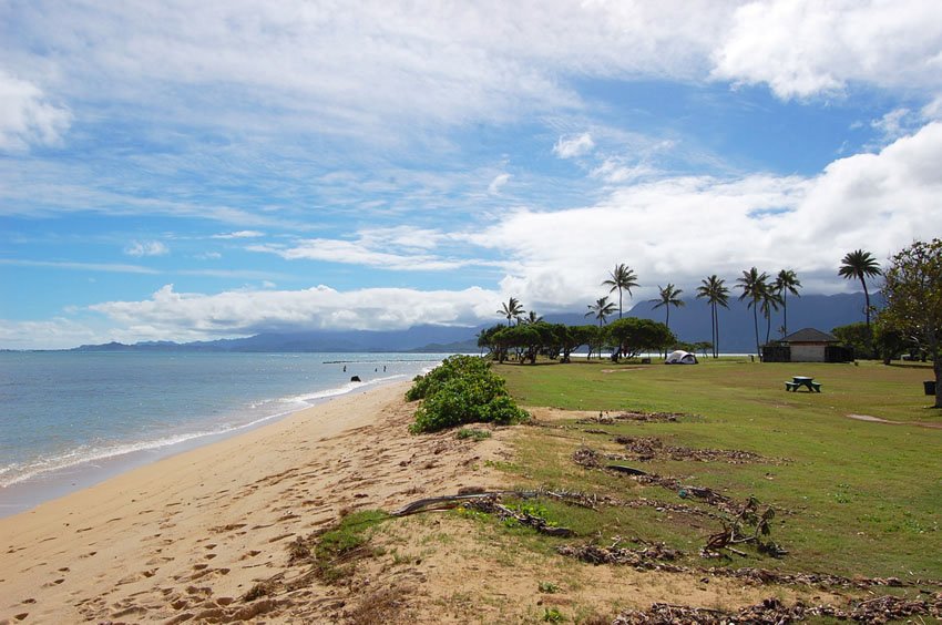 Narrow Kualoa shoreline