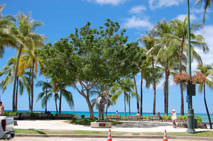 Prince Kuhio statue