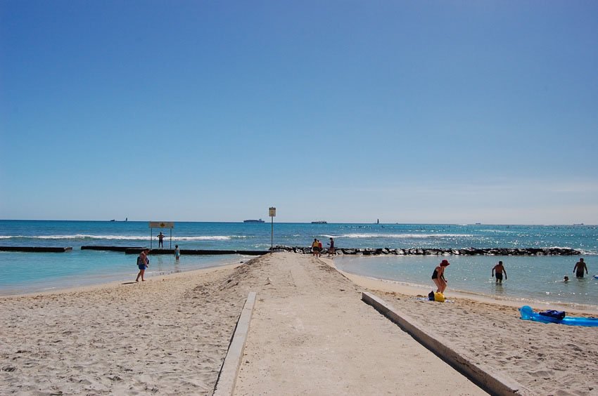 Walkway between the two lagoons