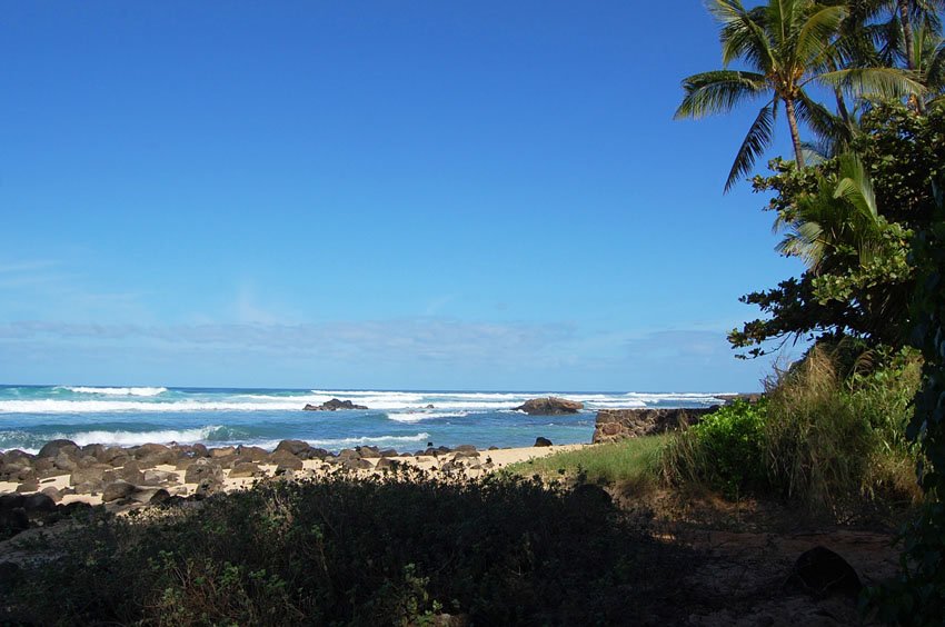 Rocky shoreline along Leftovers Beach