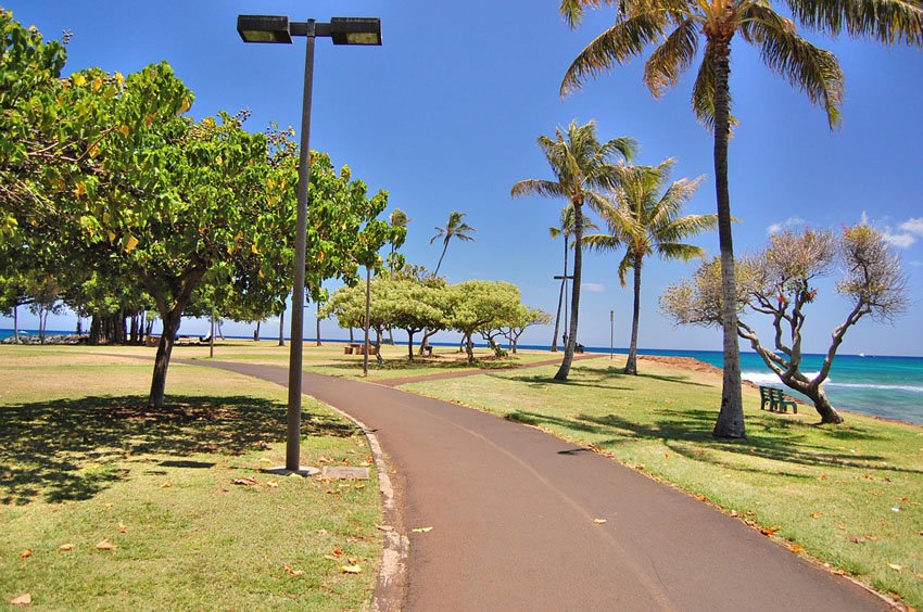 Scenic walkway in Magic Island Park