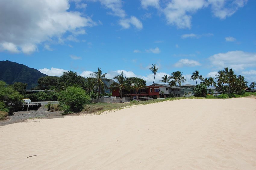 Makaha beachfront homes