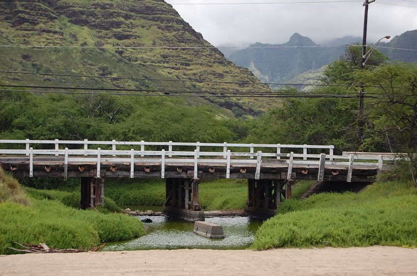 Makaha bridge