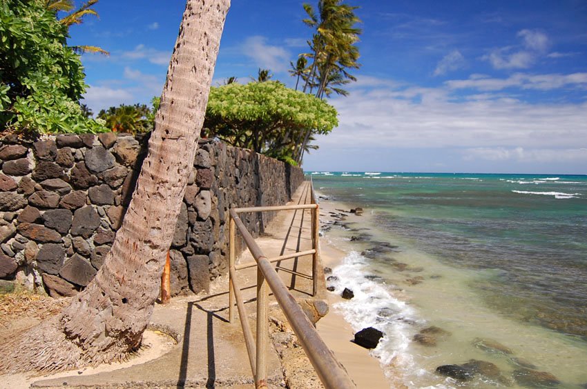 Narrow shoreline