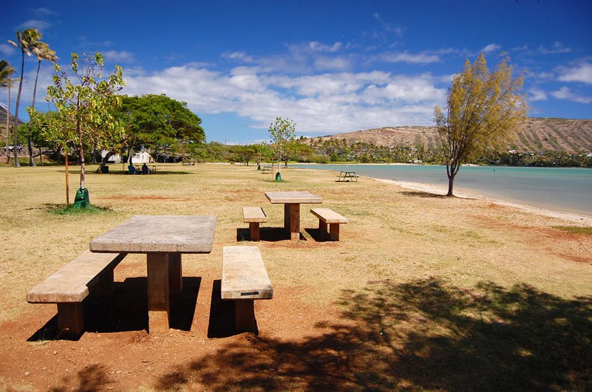 Picnic tables on Maunalua Bay Beach